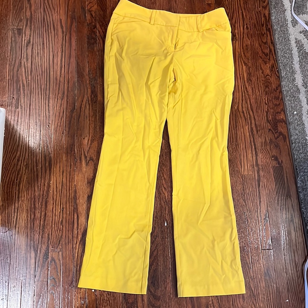 Yellow New York and company size 12 dress pants EUC